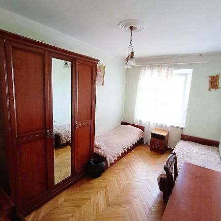 Metro Guest House Ереван Экстерьер фото