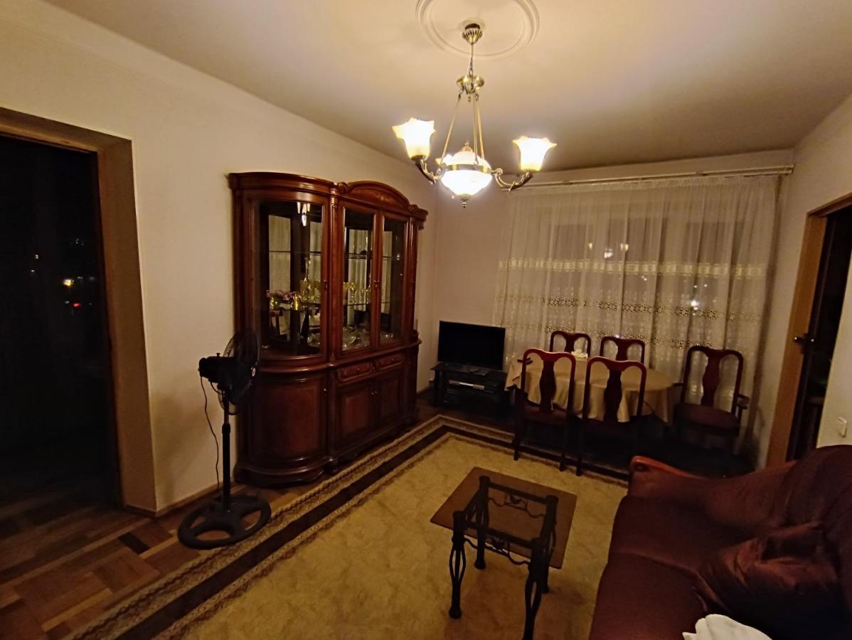 Metro Guest House Ереван Экстерьер фото